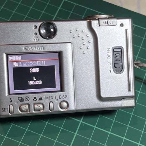 絕對珍藏，絕對收藏品。不鏽鋼金屬外殼。Canon Digital IXUS V 復古 CCD 數碼相機