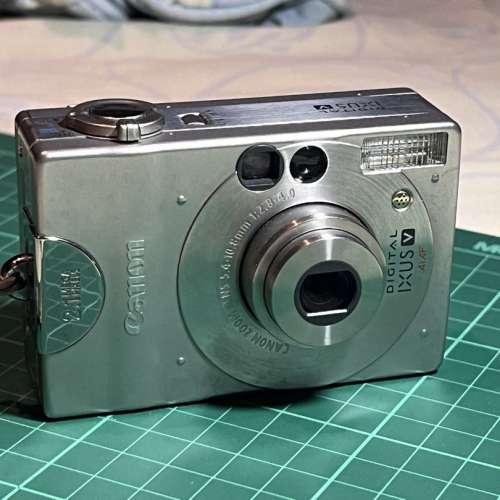 絕對珍藏，絕對收藏品。不鏽鋼金屬外殼。Canon Digital IXUS V 復古 CCD 數碼相機