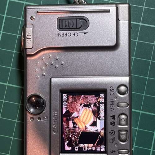 絕對珍藏，絕對收藏品。不鏽鋼金屬外殼。Canon Digital IXUS V 復古 CCD 數碼相機