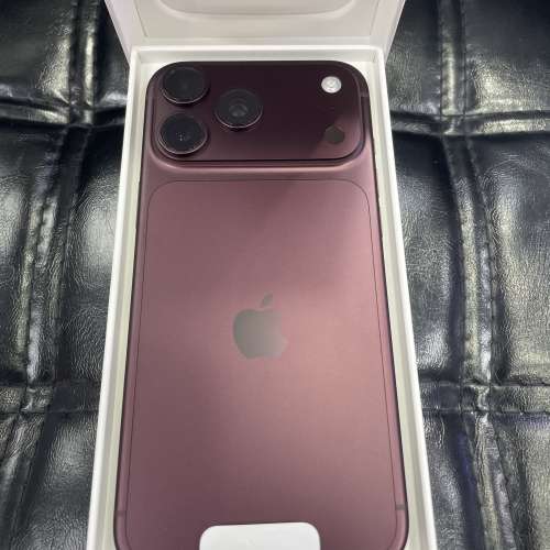 全新 iPhone 18 Pro Max 2TB 酒紅色 香港行貨 蘋果保養到2027年9月17日 電池100% 自...
