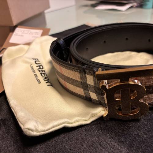 99% new - Burberry Vintage Check TB monogram belt 經典印花皮帶