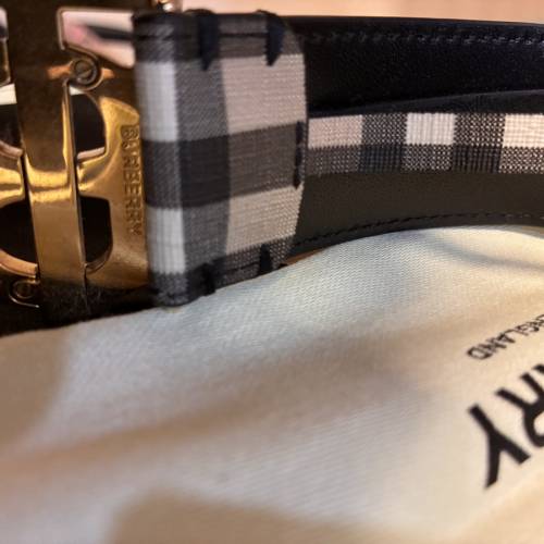 99% new - Burberry Vintage Check TB monogram belt 經典印花皮帶