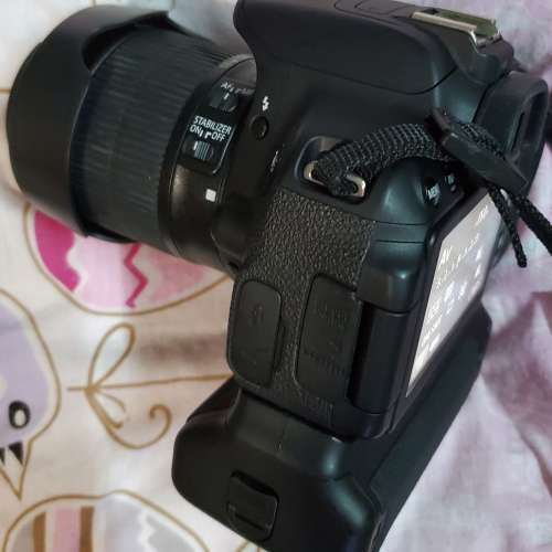 Canon EOS 700D body + BG-E8 grip  + EF-S 18-55mm f/3.5-5.6 IS STM lens
