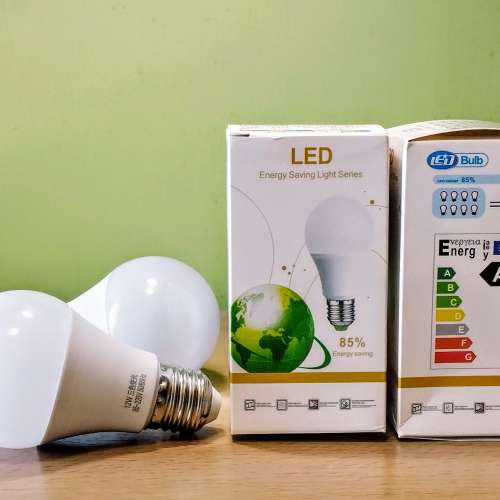 三色 LED 燈泡 燈膽 12W  .....  !!
