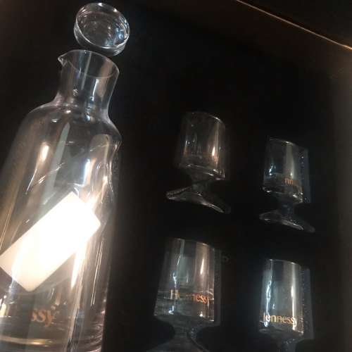 🍾 HENNESSY Gift Set Bottle + Cap + Glasses 4pc NEW 全新 酒瓶+杯套裝 🥃
