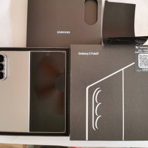 新淨,512GB,香港行貨,銀色Samsung fold 7 雙卡 5G, 有盒