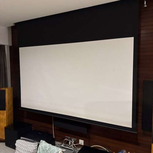 OS Pure Mat 100&rdquo;電動投影幕日本製