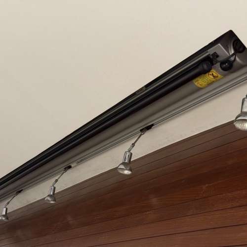OS Pure Mat 100&rdquo;電動投影幕日本製