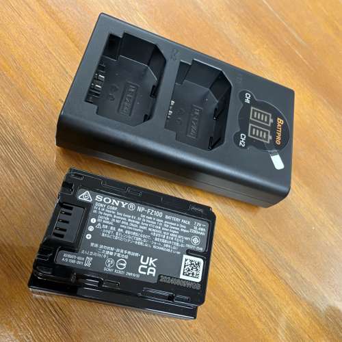 Sony 原廠鋰電池 NP-FZ100 連副廠雙充電器