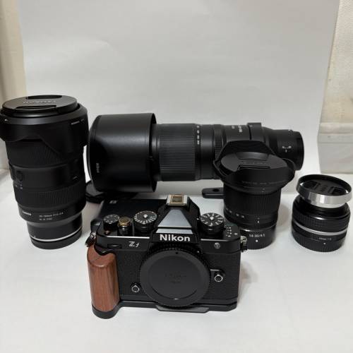 Nikon zf 相機連多支鏡頭