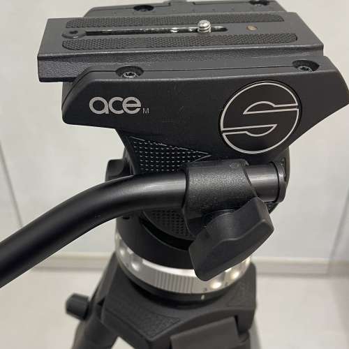 Sachtler Ace M 影片攝錄三腳架