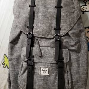 Herschel  灰色背包
