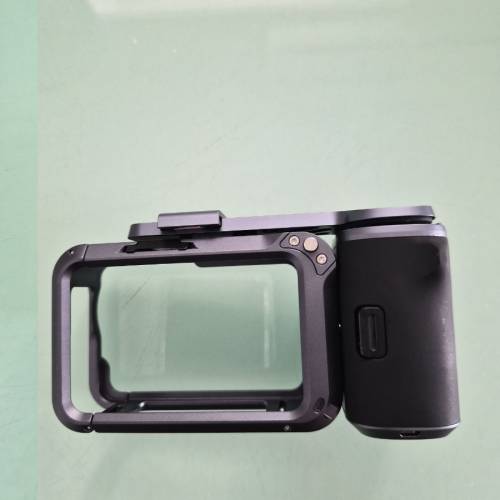 DJI Action 6
PGYTECH 兔籠連手柄