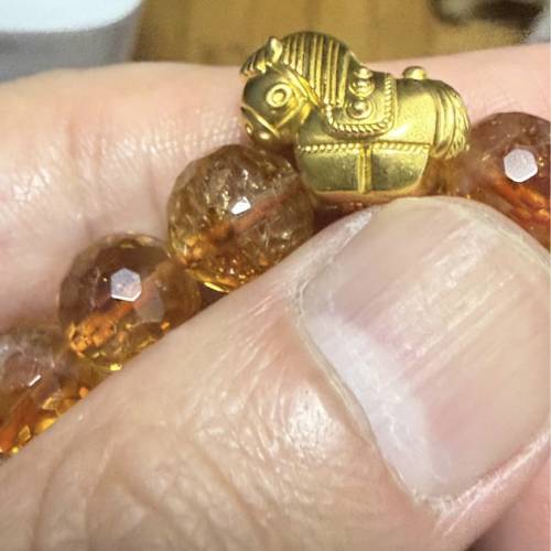 周大福 足金小馬+黃晶手串 $1688