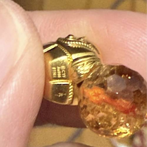 周大福 足金小馬+黃晶手串 $1688