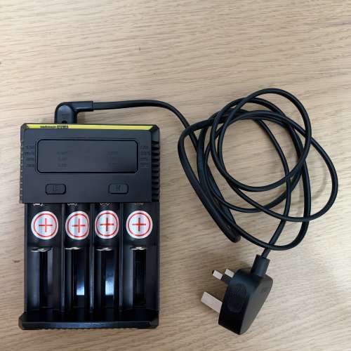 Nitecore NEW i4 電池充電器