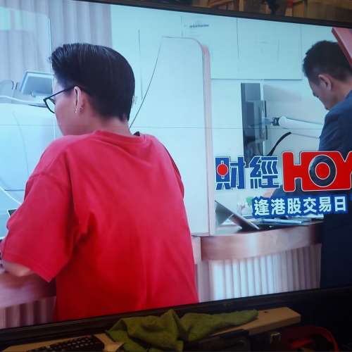 屯門良景輕鐵站交收, LG 樂金49吋Ultra HD 4K 智能電視49UF6800 連遙控 (螢幕有條...