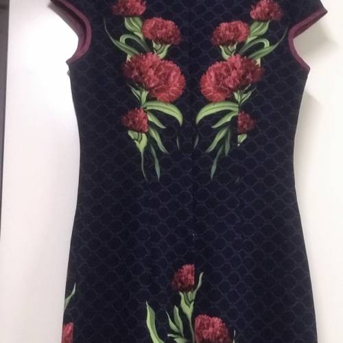 黑色紅花旗袍