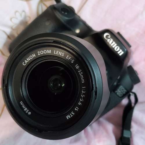 Canon EOS 70D body + EF-S 18-55mm f/3.5-5.6 IS STM lens