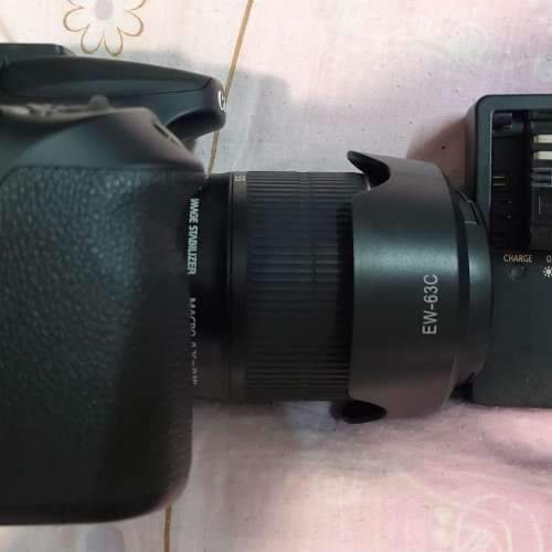 Canon EOS 70D body + EF-S 18-55mm f/3.5-5.6 IS STM lens