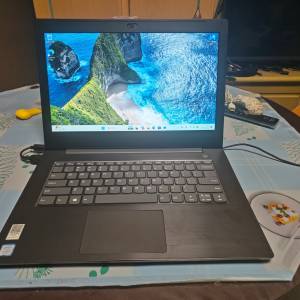Lenovo V330-14IKB/ 20GB Ram/ I5-8250U / 256 SSD