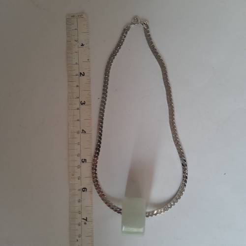 緬甸A玉扳子，寬18mm.內徑21mm.圓滑好水頭。，加送精美電白金銅頸鏈。no.20.10.26