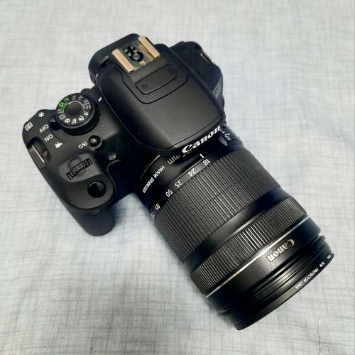 Canon 700D body + EF-S 18-135mm f/3.5-5.6 IS STM