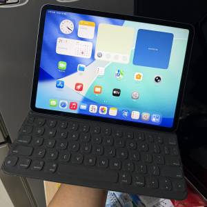 iPad Pro (11吋）（2代）256gb,+ipad pro keyboard 港版,冇修冇拆，電池健康度92，...