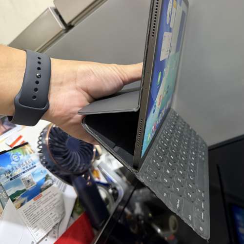 iPad Pro (11吋）（2代）256gb,+ipad pro keyboard 港版,冇修冇拆，電池健康度92，...