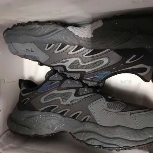 FILA  FERN 摩登運動鞋 波鞋 一對