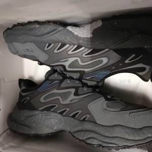 FILA  FERN 摩登運動鞋 波鞋 一對