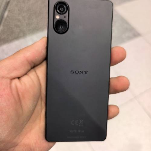 SONY xperia 5 v