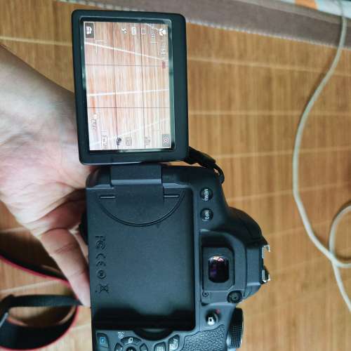 自由出价佳能750d 加镜头18-55mm