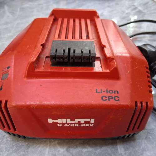 HILTI 充電器220V