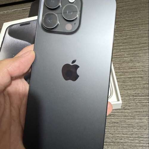 iPhone 15Pro max256gb,港版黑色鈦金屬，電池健康度87，完美冇花，所有野原裝，所有...