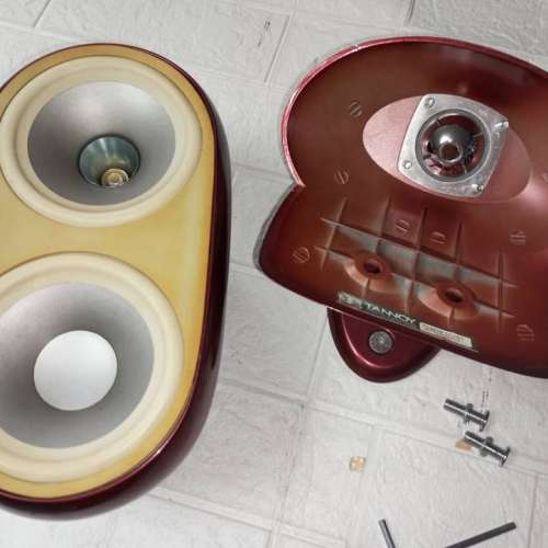 品牌：TANNOY（天朗） &bull; 型號：Arena Center Speaker（中置聲道喇叭） &bull; 設計：採...