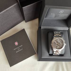 瑞士 Victorinox  男裝鋼帶手錶 Victorinox Swiss Army Chrono Classic Men's Watch