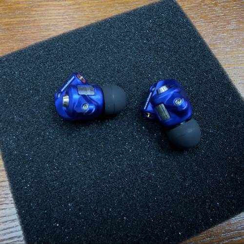 Acoustune HS1300SS