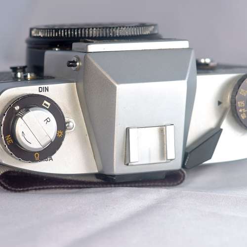 90% new Leicaflex SL Camera