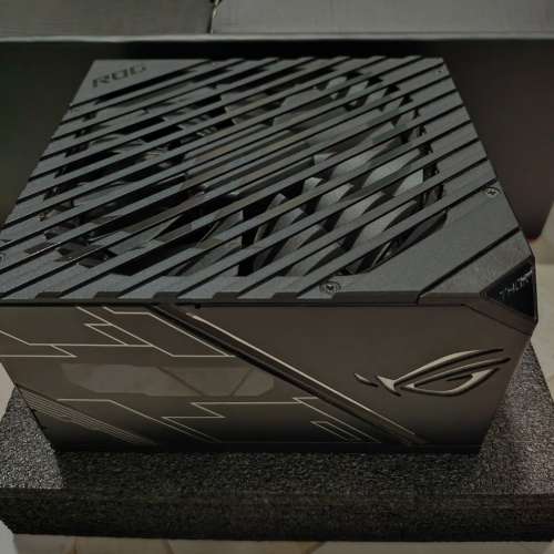 ASUS ROG Thor 850W Platinum 電腦火牛