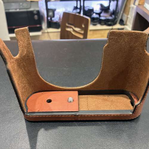 Leica Leather Half Case and strap for Q3 Camera, Cognac (19652) used Case