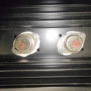 舊裝RCA 2n3055h 功率管12粒及散熱器