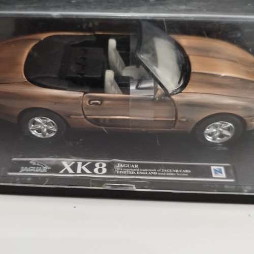 Jaguar XK8 Convertible（敞篷版）限量版車模型Antique Bronze car figure 14cm