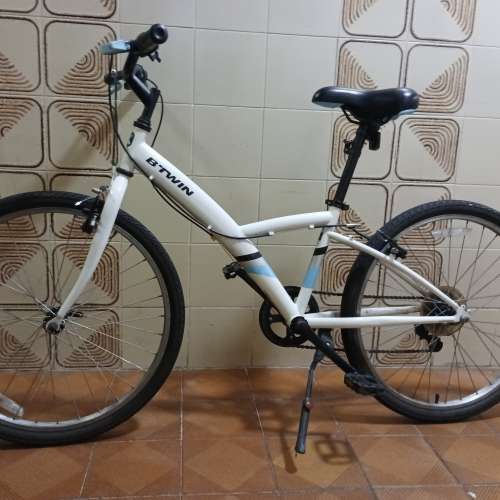 24 吋 白色  B Twin 單車