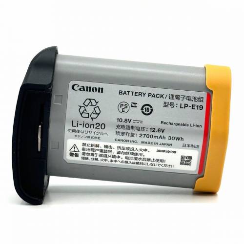 Canon R1 Body (水貨）共三粒原裝電（LP-E19)