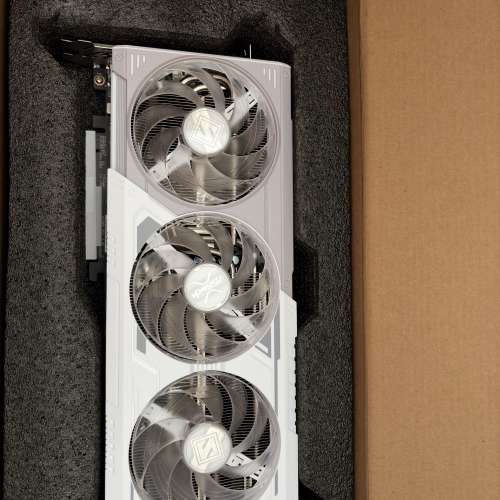 RX 9070 XT STEEL LEGEND