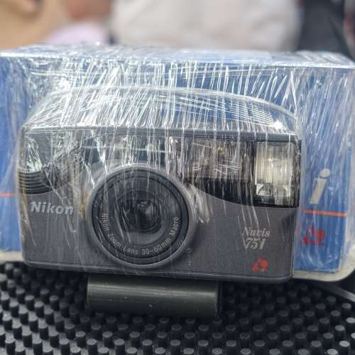 Nikon Nuvis 75i，APS菲林機，30-60mm變焦，連盒齊件 ，盲盒機，唔知道好壞 ，不知...