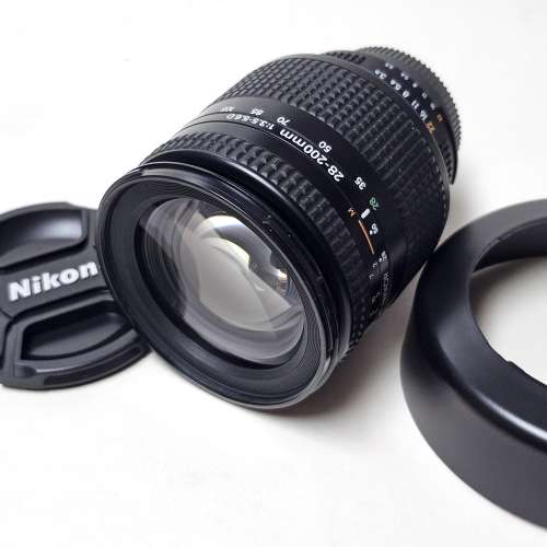Nikon AF Zoom-Nikkor 28-200mm f/3.5-5.6D 鏡頭
