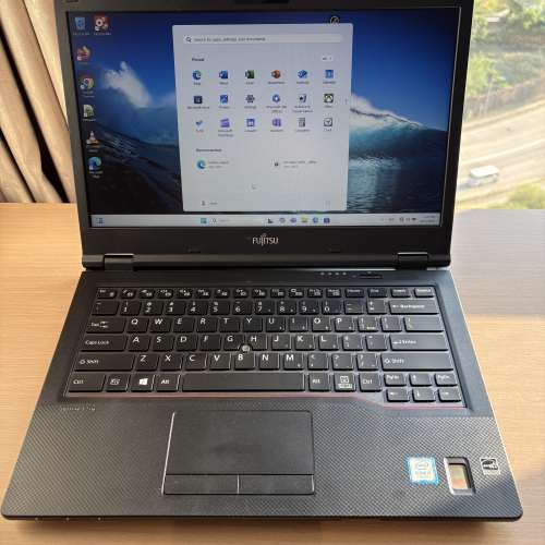 Fujitsu Fujitsu E448 14 inch Laptop pc i7