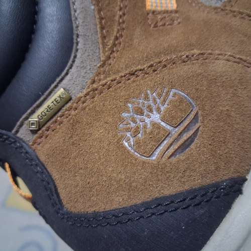 Timberland 中筒行山鞋(防水)